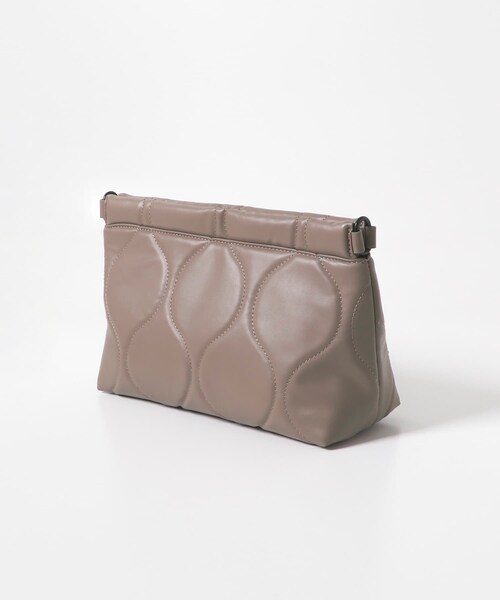 URBAN RESEARCH Sonny Label（アーバンリサーチサニーレーベル）の「LE VERNIS　キルティングクラッチ（クラッチバッグ・レディース・モカ/ブラック/シルバー・one）」の10枚目の写真