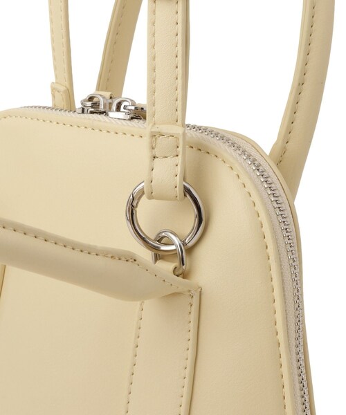 ADAM ET ROPE'（アダムエロペ）の「チャームセットラウンドボストンバッグ（ボストンバッグ・レディース・ブラック/クリーム・F）」の17枚目の写真