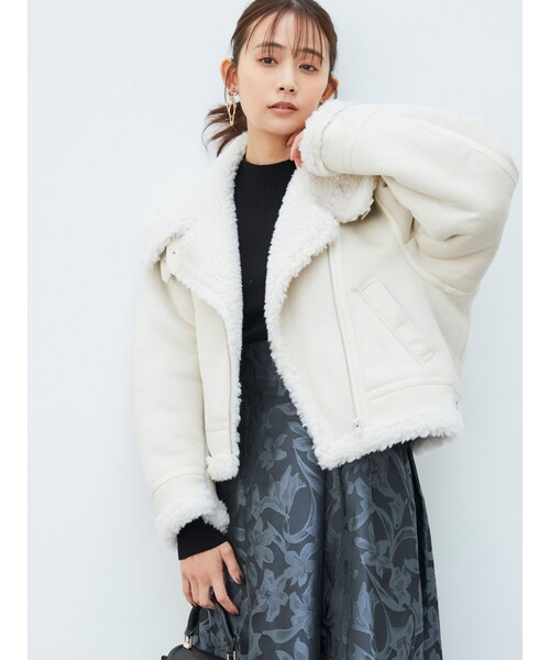 MERCURYDUO（マーキュリーデュオ）の「フェイクムートンビッグカラーボンバージャケット（ムートンコート・レディース・オフホワイト/アイボリー/ライトグレー/ブラック/ベージュ・S/M）」の17枚目の写真