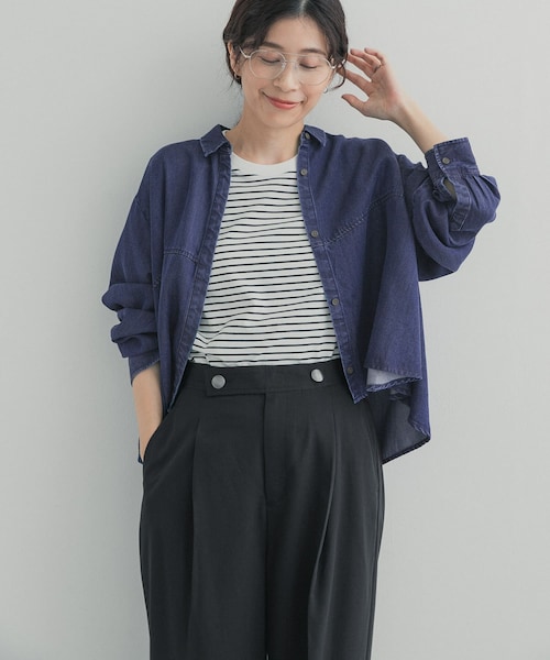 URBAN RESEARCH DOORS（アーバンリサーチドアーズ）の「デニム切替ショート丈シャツ 26AW（シャツ/ブラウス・レディース・INDIGO/ONE WASH・Free）」の9枚目の写真