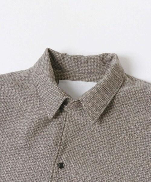 URBAN RESEARCH(アーバンリサーチ)の「nonnotte Seamless Collar OS Shirts(シャツ/ブラウス・メンズ・Taupe Top・4/5)」の7枚目の写真