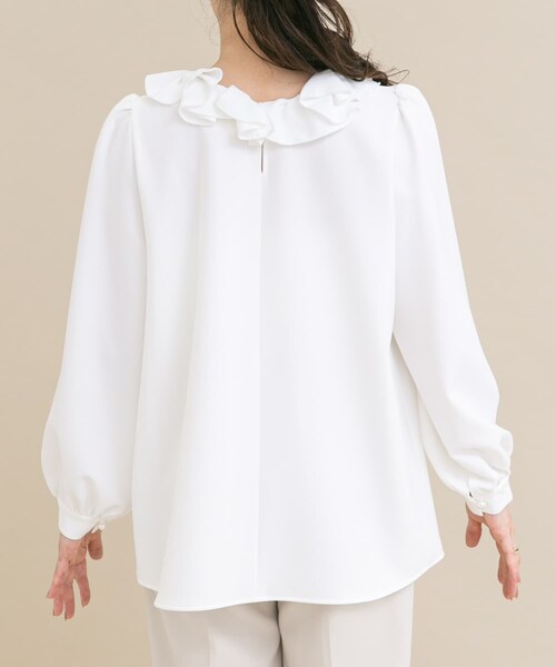 URBAN RESEARCH ROSSO（アーバンリサーチロッソ）の「『WEB限定』コサージュカラー2WAYブラウス（シャツ/ブラウス・レディース・OFF/BLK×OFF・Free）」の4枚目の写真