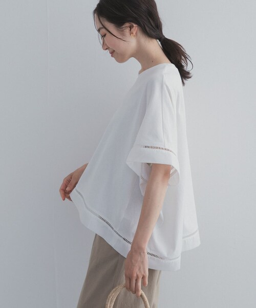 URBAN RESEARCH DOORS(アーバンリサーチドアーズ)の「ハシゴレースドッキングプルオーバー(Tシャツ/カットソー・レディース・OFF WHITE/BLACK/CAMEL・Free)」の4枚目の写真