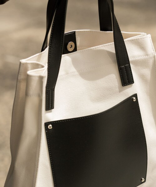 ITEMS URBANRESEARCH（アイテムズ アーバンリサーチ）の「キャンバス × フェイクレザー トートバッグ（トートバッグ・メンズ・BLK/OFF・-）」の7枚目の写真