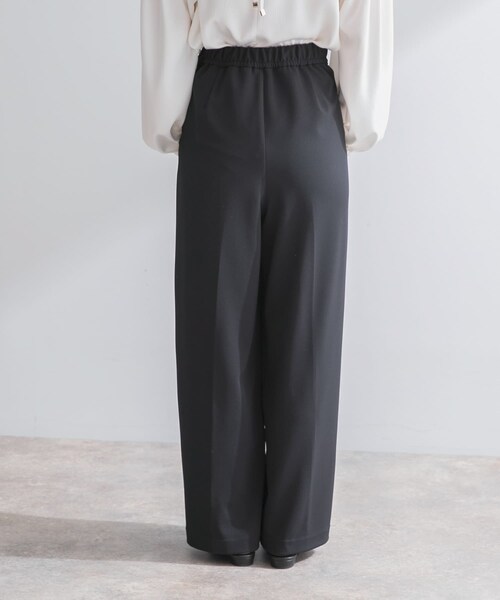 URBAN RESEARCH ROSSO（アーバンリサーチロッソ）の「ストレッチツイルタックストレートパンツ（その他パンツ・レディース・L.BEIGE/BLACK・36/38）」の4枚目の写真