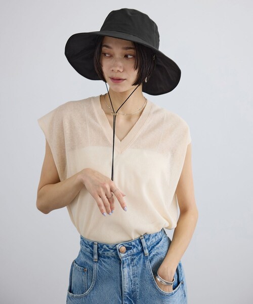 ADAM ET ROPE'（アダムエロペ）の「2WAYレイヤーハット / 撥水・UVケア・取り外し可（ハット・レディース・ブラック/ベージュ系・F）」の6枚目の写真