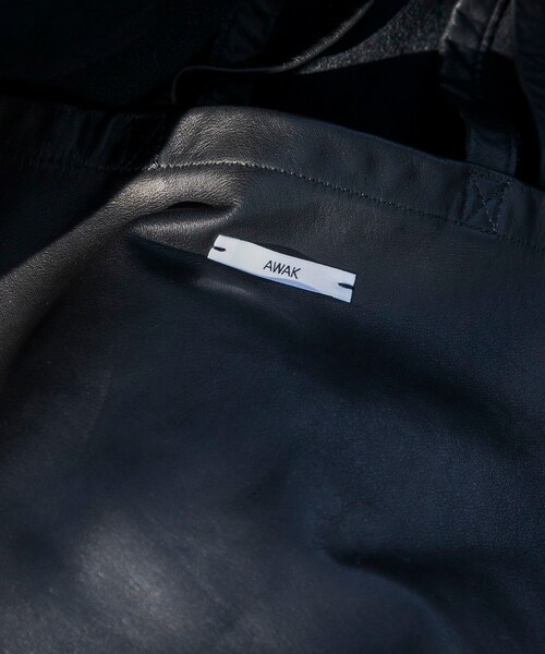 URBAN RESEARCH(アーバンリサーチ)の「AWAK TOTE-grain(トートバッグ・メンズ・BLK-B/BLK-W・One)」の10枚目の写真