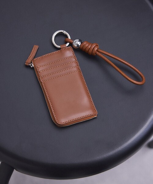 ADAM ET ROPE'（アダムエロペ）の「【WEB限定】カードケース付きチャームストラップ（カードケース・レディース・ブラック/ブラウン/レッド/シルバー・F）」の5枚目の写真