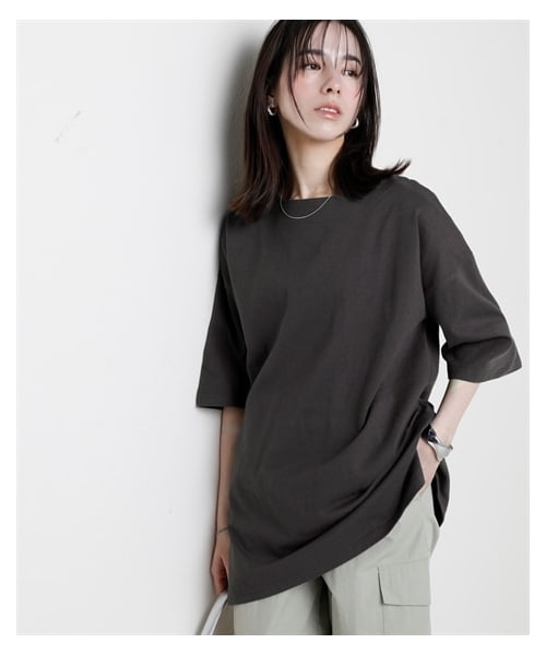 nissen（ニッセン）の「綿１００％バスクオーバーサイズ５分袖チュニック（UVカット）＜大きいサイズ有＞（チュニック・レディース・黒/オフホワイト/ダークグレー/ミルクベージュ/スモーキーグリーン/ソフトピンク/インクブルー・S~M相当/L~LL相当/3L~4L相当/5L~6L相当/8L相当/10L相当）」の3枚目の写真