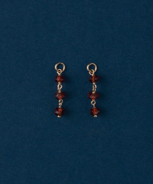 URBAN RESEARCH（アーバンリサーチ）の「ff by decor urban research　3stone charm（チャーム・レディース・オニキス/ガーネット・-）」の2枚目の写真