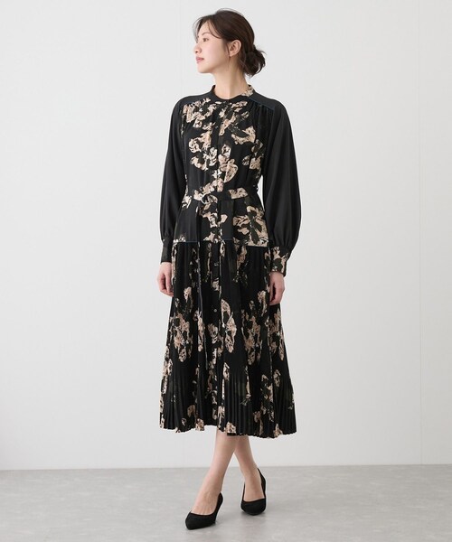 Jayro（ジャイロ）の「プリーツアソートワンピース（ワンピース・レディース・ブラック/キナリ・M）」の14枚目の写真