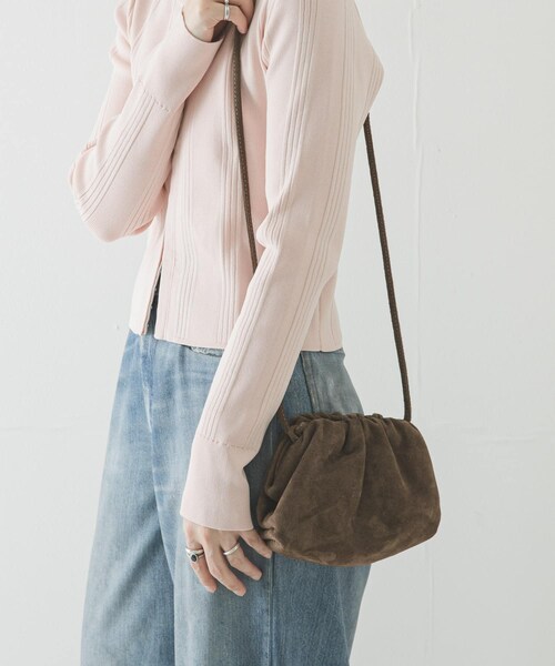URBAN RESEARCH(アーバンリサーチ)の「レザーショルダーバッグ(ショルダーバッグ・レディース・BLACK/BROWN/SILVER・-)」の2枚目の写真