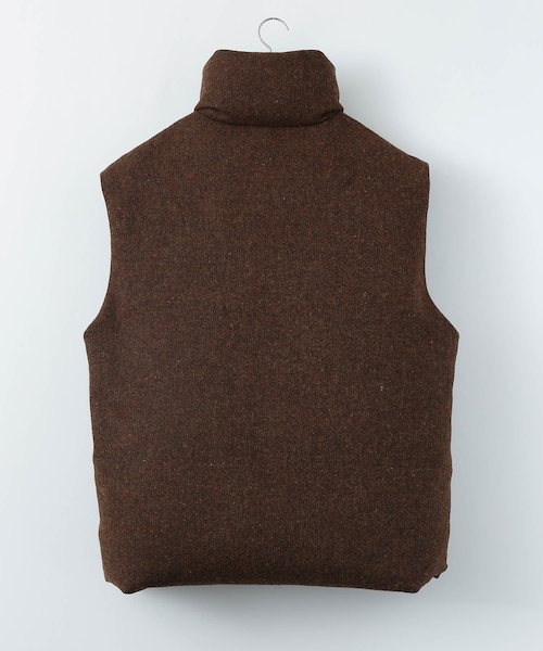 ADAM ET ROPE'（アダムエロペ）の「MENS【OAMC】INFLATE GILET（ダウンベスト・メンズ・ブラウン・M/S）」の4枚目の写真