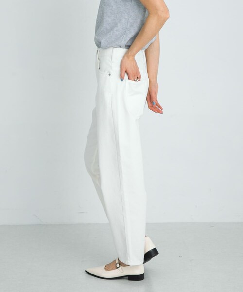 URBAN RESEARCH Sonny Label（アーバンリサーチサニーレーベル）の「『34サイズ/低身長向けも展開』ワイドテーパードデニム（デニムパンツ・レディース・ミッドブルー/ホワイト・34/36/38）」の13枚目の写真