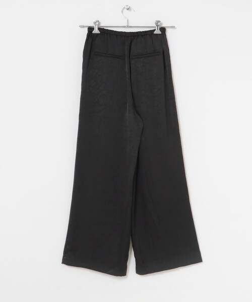 URBAN RESEARCH ROSSO（アーバンリサーチロッソ）の「サテンイージーストレートパンツ（その他パンツ・レディース・BLACK/BROWN・Free）」の7枚目の写真