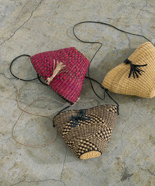 URBAN RESEARCH（アーバンリサーチ）の「ボルガバスケットショルダーバッグ（かごバッグ・レディース・NATURAL/NTL×BLK/PINK・-）」の5枚目の写真