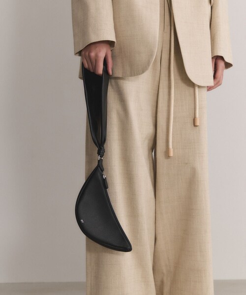 ADAM ET ROPE'(アダムエロペ)の「【PFT】Tori Clutch Bag(クラッチバッグ・レディース・ブラック/ベージュ・F)」の10枚目の写真