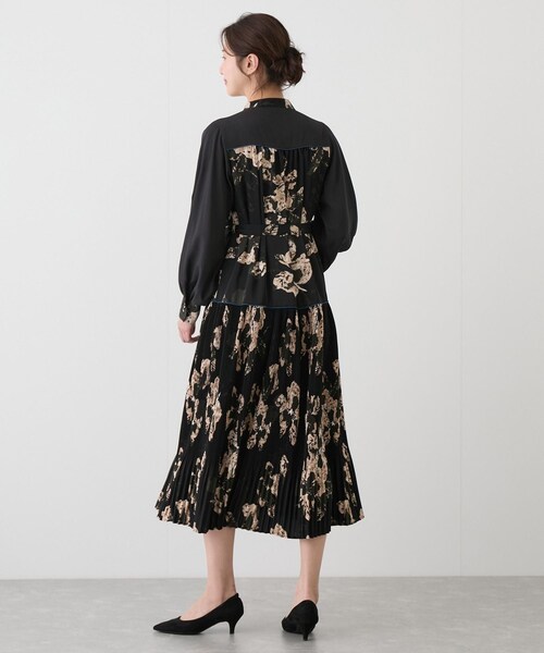 Jayro（ジャイロ）の「プリーツアソートワンピース（ワンピース・レディース・ブラック/キナリ・M）」の16枚目の写真