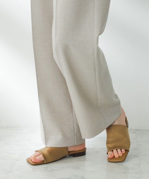 SENSE OF PLACE by URBAN RESEARCH(センスオブプレイスバイアーバンリサーチ)の「サテンストレッチミュール(サンダル・レディース・BEIGE/IVORY/BLACK/GREEN・S/M/L)」の3枚目の写真