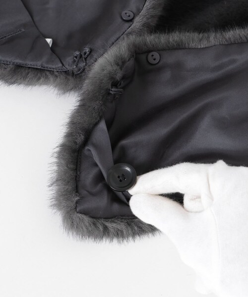 URBAN RESEARCH(アーバンリサーチ)の「エコファーティペット(マフラー・レディース・CHARCOAL/BEIGE・Free)」の6枚目の写真