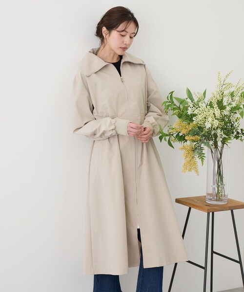 Jayro(ジャイロ)の「ウエスト切替ジップアップロングコート(その他アウター・レディース・ブラック/ベージュ/グリーン/ネイビー/サックス・F)」の2枚目の写真