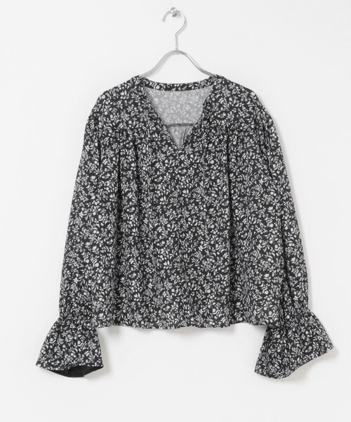 URBAN RESEARCH ROSSO（アーバンリサーチロッソ）の「スモールフラワープリントブラウス（シャツ/ブラウス・レディース・YELLOW/BLUE GRAY・Free）」の4枚目の写真
