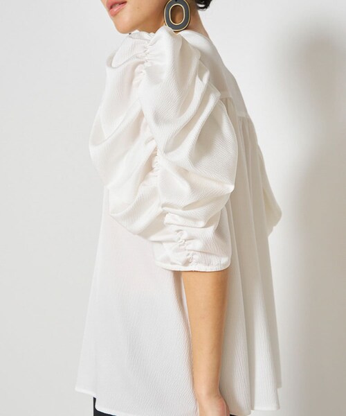 URBAN RESEARCH ROSSO（アーバンリサーチロッソ）の「Mewl　ボリュームパフスリーブブラウス（シャツ/ブラウス・レディース・WHITE/LGRAY・FREE）」の3枚目の写真