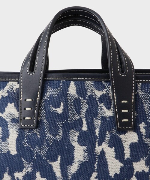 ROPE'(ロペ)の「【A VACATION(ア ヴァケーション)】SABRINA BLUE LEO|ショルダーバック(ショルダーバッグ・レディース・ブルー系・F)」の9枚目の写真