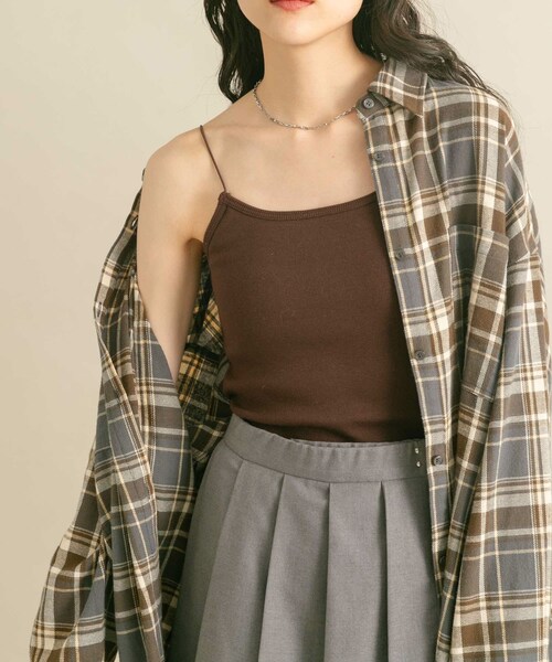 KBF（ケイビーエフ）の「スパゲティストラップカップ付きキャミ（キャミソール・レディース・L.BEIGE/YEL GREEN/BLACK/BLUE GRAY/BROWN・one）」の16枚目の写真