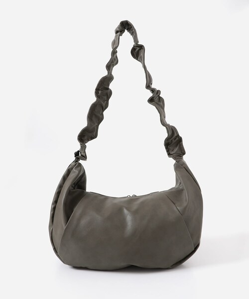 SENSE OF PLACE by URBAN RESEARCH(センスオブプレイスバイアーバンリサーチ)の「コクーンショルダーバッグ(ショルダーバッグ・メンズ・BLACK/BROWN/KHAKI・one)」の11枚目の写真