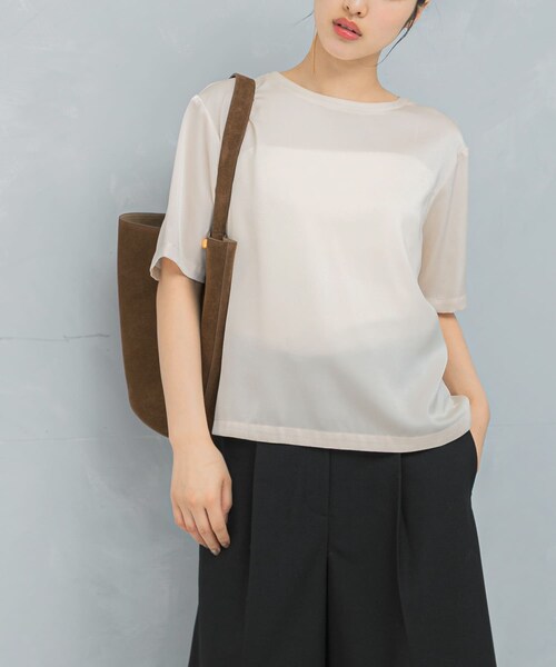 URBAN RESEARCH ROSSO（アーバンリサーチロッソ）の「UVカットサテンブラウス（Tシャツ/カットソー・レディース・MAUVEPINK/BLACK/OFF 1・Free）」の5枚目の写真