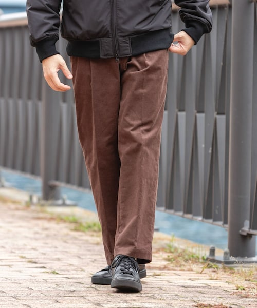 URBAN RESEARCH ROSSO（アーバンリサーチロッソ）の「『XLサイズあり』ストレッチコーデュロイ1タックワイドスラックス（その他パンツ・メンズ・KHAKI/MOCHA/BLACK・M/L/XL）」の2枚目の写真