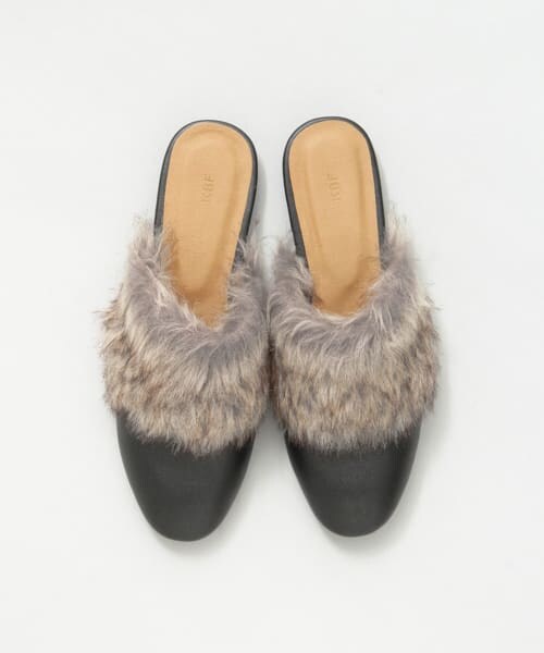 KBF（ケイビーエフ）の「ファーサンダル∴（サンダル・レディース・BLACK/GOLD/BRONZE・36/37/38）」の8枚目の写真