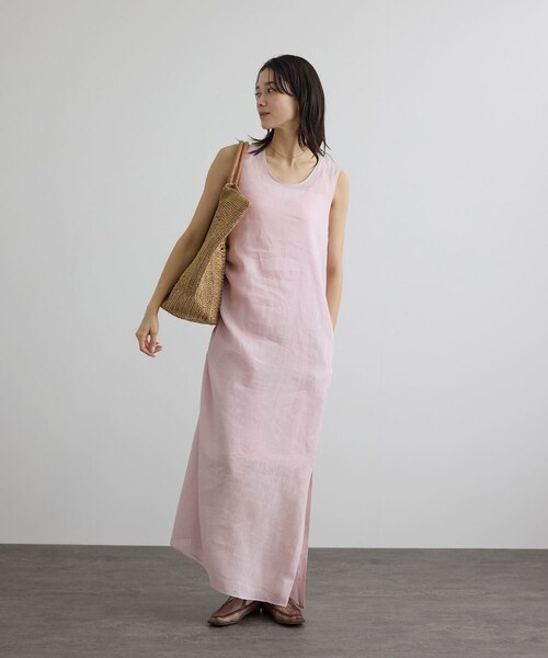 ADAM ET ROPE'(アダムエロペ)の「リネンドロストノースリーブワンピース / GENTLE LINEN(ワンピース・レディース・ブラック/グレー/ピンク・F)」の8枚目の写真