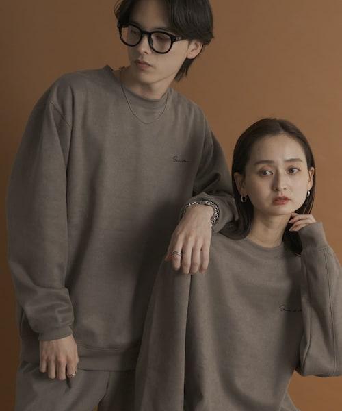 SENSE OF PLACE by URBAN RESEARCH(センスオブプレイスバイアーバンリサーチ)の「『ユニセックス』シシュウフェイクスエードクルーネックスウェット(スウェット・メンズ・GRAY/CHARCOAL/D.BROWN/GREIGE・M/L)」の2枚目の写真