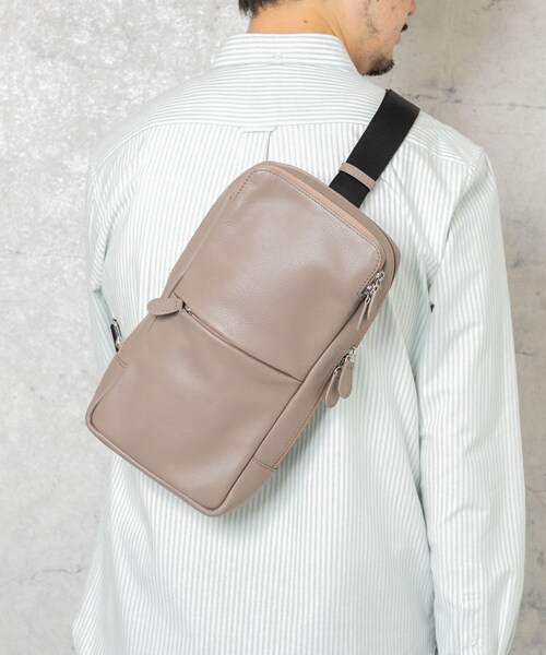 レザースクエアボディバッグ ハンドメイド ボディバッグ スクエア