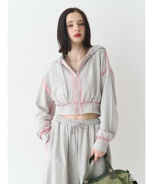 jouetie（ジュエティ）の「スタッズコンパクトジップフーディ【セットアップ対応】（その他トップス・レディース・ピンク/グレー/ブラック・M）」の3枚目の写真