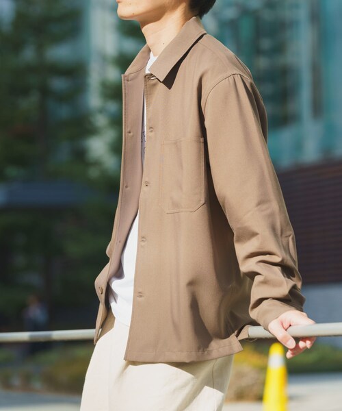 ITEMS URBANRESEARCH（アイテムズ アーバンリサーチ）の「『撥水/防汚/接触冷感』多機能ダブルポケットシャツジャケット(楽着シリーズ)（テーラードジャケット・メンズ・CHA/NVY/BEG・M/L）」の13枚目の写真