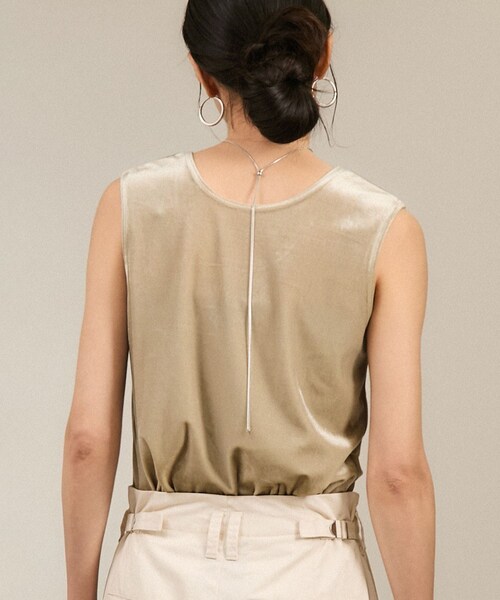 ADAM ET ROPE'（アダムエロペ）の「トリアセベロア前後2WAYノースリーブ/タンクトップ / セットアップ対応（タンクトップ・レディース・ブラック/ベージュ・F）」の12枚目の写真