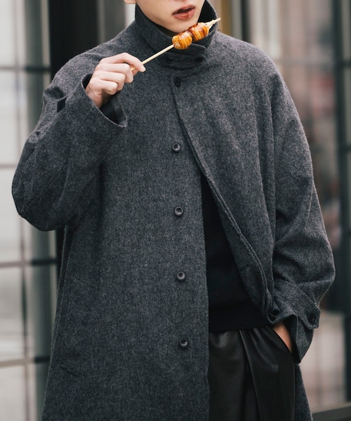 URBAN RESEARCH(アーバンリサーチ)の「POLYPLOID LONG COAT C(ステンカラーコート・メンズ・CHARCOAL・3/4)」の3枚目の写真
