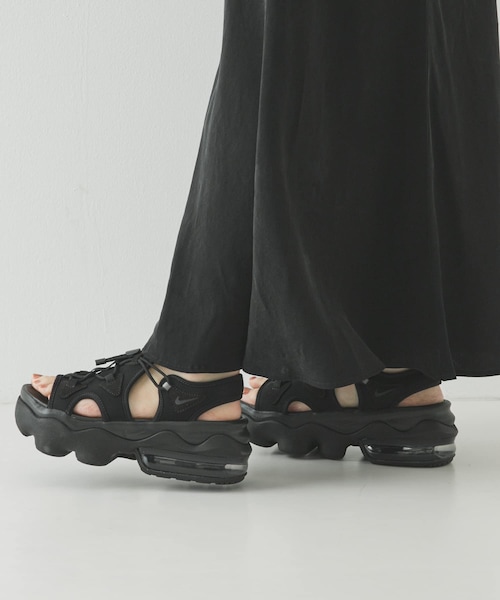 URBAN RESEARCH（アーバンリサーチ）の「NIKE　エア マックス ココ サンダル（サンダル・レディース・002 ブラック/003 ブラック・23/24/25）」の2枚目の写真
