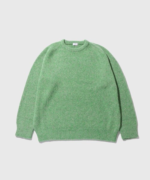 ADAM ET ROPE'（アダムエロペ）の「【URU/ウル】CREW NECK KNIT（ニット/セーター・メンズ・グリーン・F）」の2枚目の写真