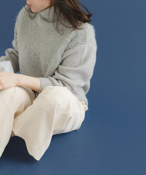 URBAN RESEARCH ROSSO（アーバンリサーチロッソ）の「エアリーヤーンドッキングニットプルオーバー（ニット/セーター・レディース・GRAY/OFF WHITE/BLACK・FREE）」の4枚目の写真