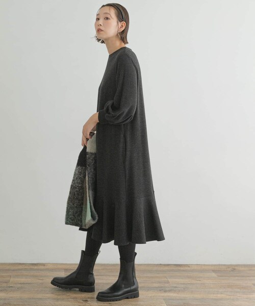URBAN RESEARCH ROSSO（アーバンリサーチロッソ）の「『40サイズ/高身長向けも展開』F by ROSSO　裾フレアワンピース（ワンピース・レディース・L/BEIGE/BLACK/CHARCOAL/MARRON・38/40）」の20枚目の写真