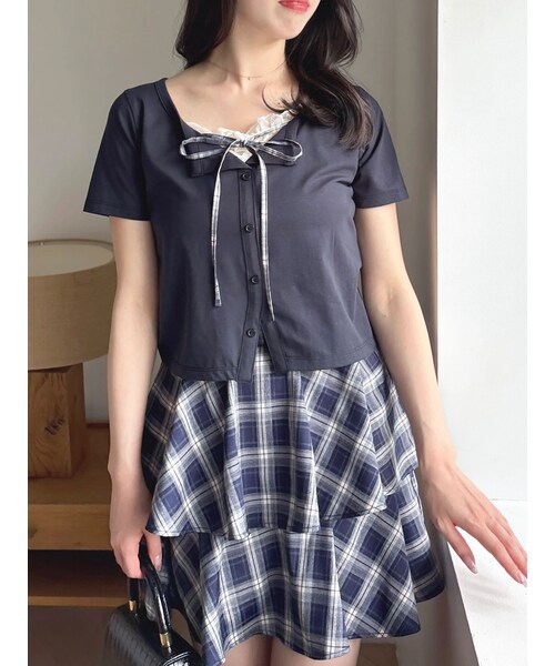 dazzlin（ダズリン）の「レースレイヤードリボンカットプルオーバー（Tシャツ/カットソー・レディース・チャコールグレー/オフホワイト/ネイビー/ブラウン・F）」の3枚目の写真