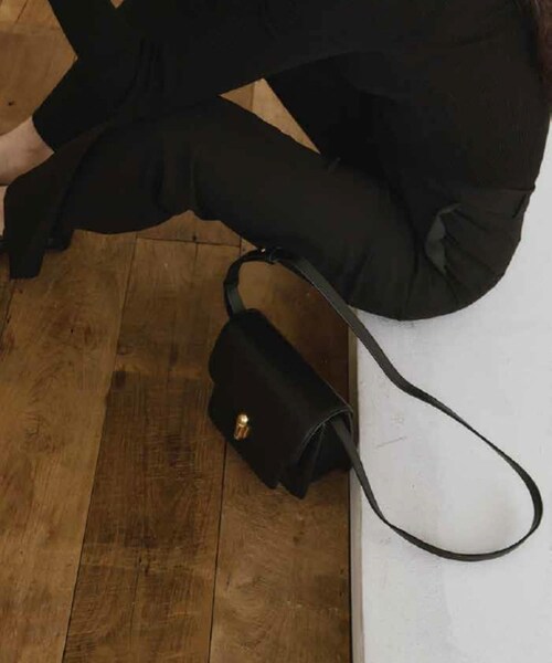 URBAN RESEARCH ROSSO（アーバンリサーチロッソ）の「LUMEN　CLEF BAG（ショルダーバッグ・レディース・cremabeige/softblack・FREE）」の4枚目の写真