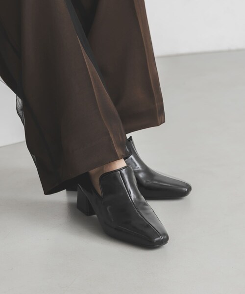 KBF(ケイビーエフ)の「セミスクエアトゥパンプス(パンプス・レディース・KHAKI/BLACK・36/37/38)」の4枚目の写真