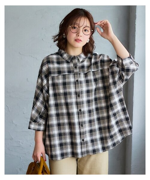 nissen（ニッセン）の「＜大きいサイズ＞綿１００％柔らか７分袖ドルマンゆるシャツチュニック（チュニック・レディース・黒系チェック/ベージュ系ストライプ/ブルー系ストライプ/ブラックウォッチ・L/LL/3L/4L/5L/6L/8L/10L）」の5枚目の写真