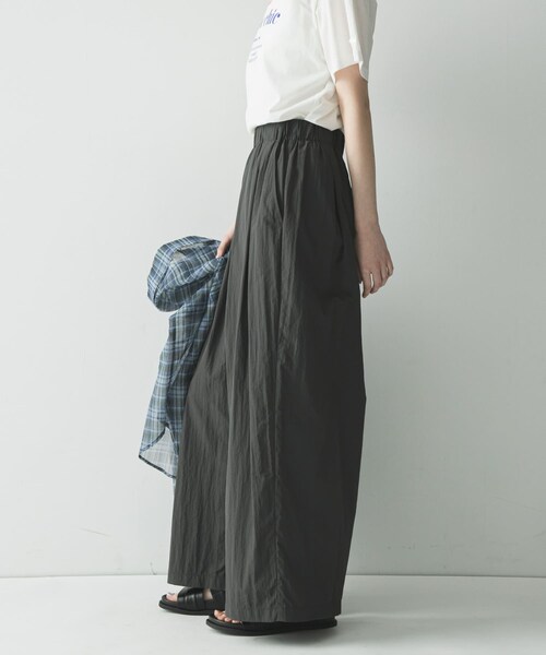 URBAN RESEARCH(アーバンリサーチ)の「『UR TECH/撥水/UVカット』ギャザーワイドパンツ(その他パンツ・レディース・ICE GRAY/BEIGE/CHARCOAL・36/38)」の11枚目の写真
