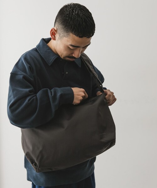 URBAN RESEARCH DOORS（アーバンリサーチドアーズ）の「『撥水』『別注』YAKPAK×DOORS　SHOULDER BAG M（ショルダーバッグ・メンズ・OLIVE/BLACK/CHARCOAL/NAVY・-）」の14枚目の写真
